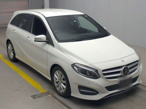 2015 Mercedes Benz B-Class 246242[2]