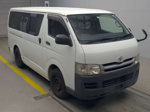 2010 Toyota Regiusace Van TRH200V[2]