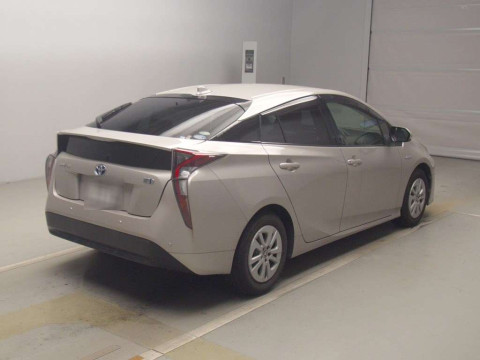 2017 Toyota Prius ZVW50[1]