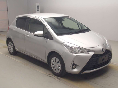 2017 Toyota Vitz NSP130[2]