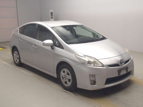 2010 Toyota Prius ZVW30[2]