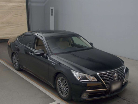 2015 Toyota Crown Hybrid AWS210[2]