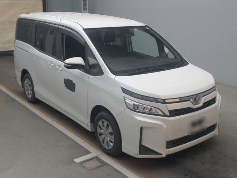 2019 Toyota Voxy ZRR80G[2]