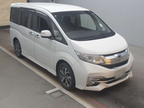 2015 Honda Step WGN Spada RP3[2]