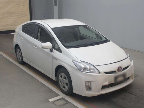 2010 Toyota Prius ZVW30[2]