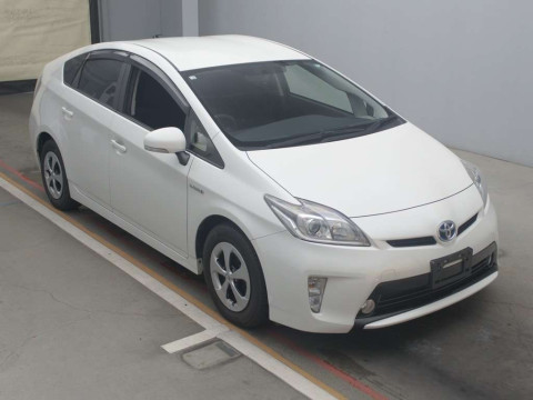 2014 Toyota Prius ZVW30[2]