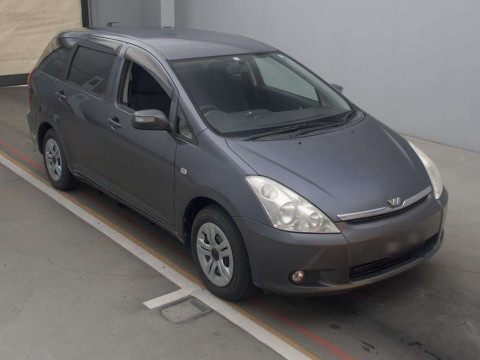 2003 Toyota Wish ZNE10G[2]