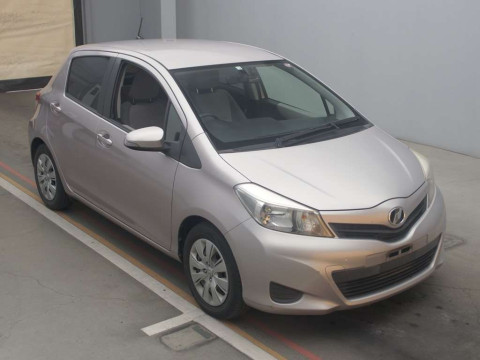 2012 Toyota Vitz NCP131[2]