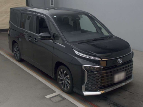 2023 Toyota Voxy ZWR90W[2]