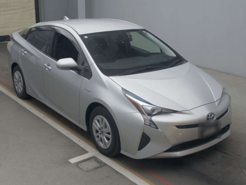 2018 Toyota Prius ZVW50[2]