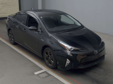 2017 Toyota Prius ZVW51[2]