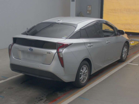 2016 Toyota Prius ZVW50[1]