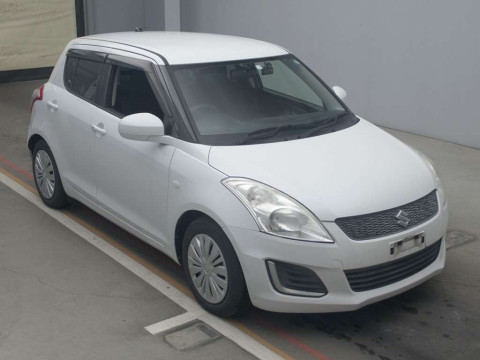 2015 Suzuki Swift ZC72S[2]