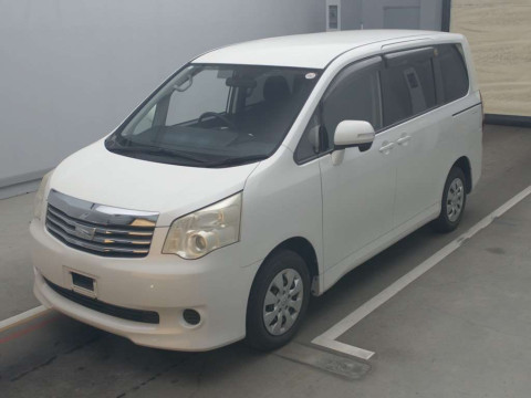 2010 Toyota Noah ZRR70G[0]