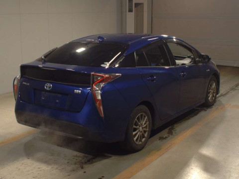 2016 Toyota Prius ZVW50[1]