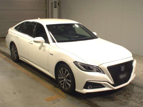 2020 Toyota Crown Hybrid AZSH20[2]