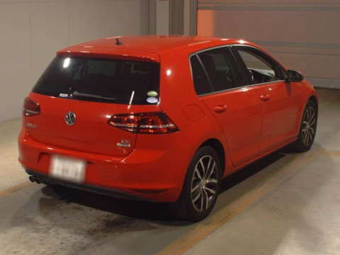 2017 Volkswagen Golf AUCPT[1]