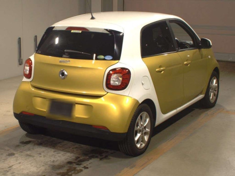 2015 Smart fortwo 453042[1]