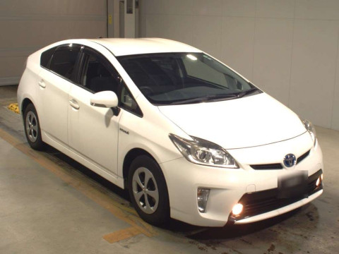 2015 Toyota Prius ZVW30[2]