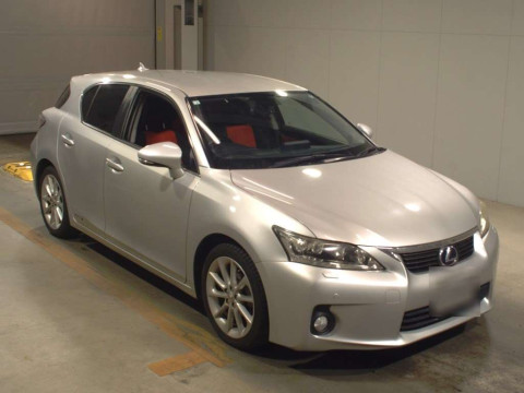 2012 Lexus CT ZWA10[2]