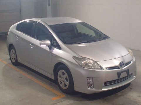 2010 Toyota Prius ZVW30[2]