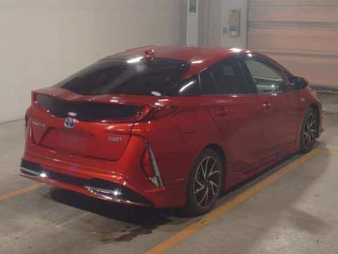 2018 Toyota Prius PHV ZVW52[1]