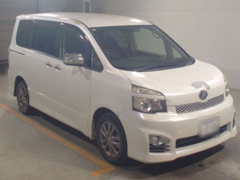 2011 Toyota Voxy ZRR70W[2]