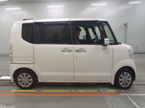 2016 Honda N-BOX JF1[2]