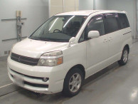 2006 Toyota Voxy