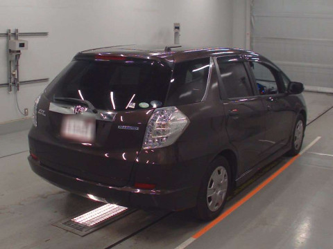 2012 Honda Fit Shuttle Hybrid GP2[1]