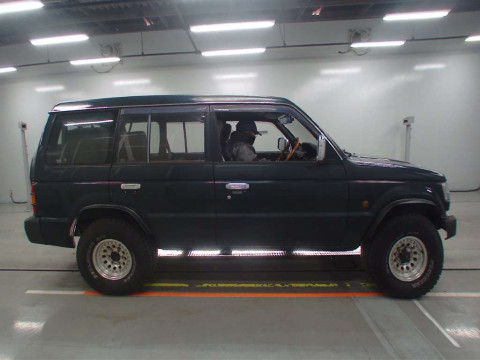 1992 Mitsubishi Pajero V43W[2]