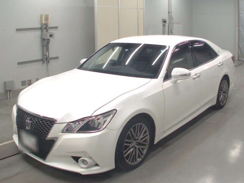 2013 Toyota Crown GRS214[0]