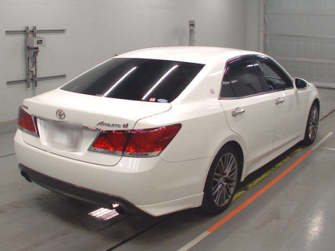 2013 Toyota Crown GRS214[1]