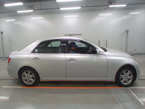 2004 Toyota Mark X GRX121[2]