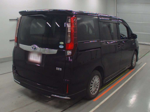 2014 Toyota Noah ZWR80G[1]