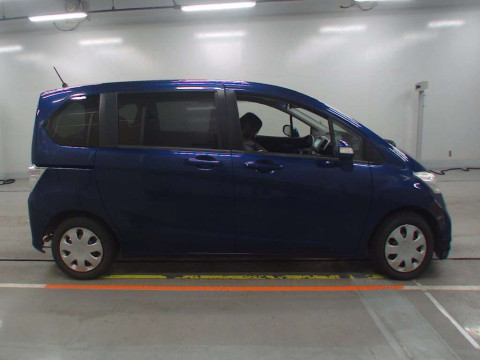 2012 Honda Freed GB3[2]