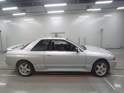 1991 Nissan Skyline HNR32[2]