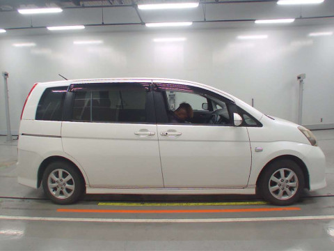 2009 Toyota Isis ZGM10W[2]