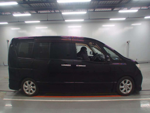 2011 Nissan Serena FC26[2]