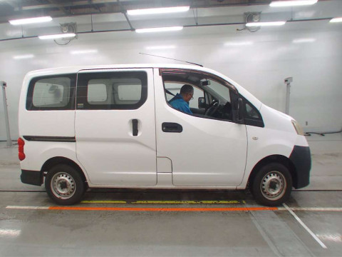 2011 Nissan NV200 Vanette VM20[2]