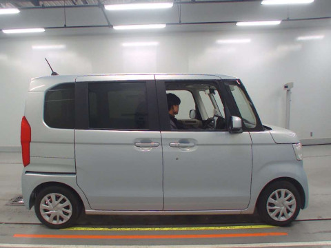 2018 Honda N-BOX JF3[2]