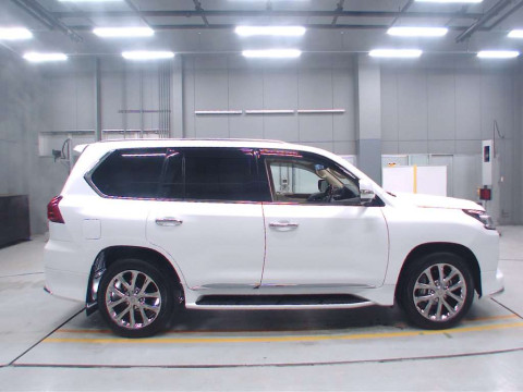 2021 Lexus LX URJ201W[2]