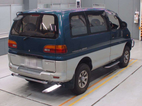 1996 Mitsubishi Delica Spacegear PD8W[1]