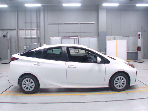 2021 Toyota Prius ZVW51[2]