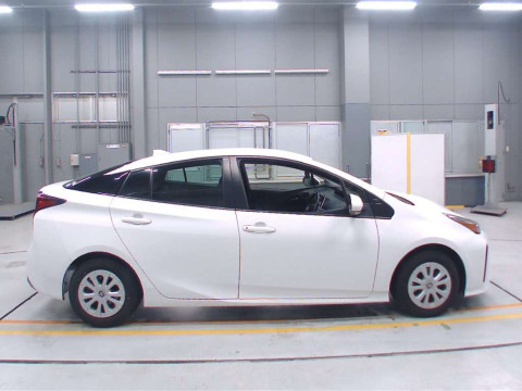 2021 Toyota Prius ZVW51[2]