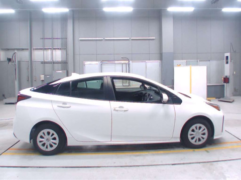 2021 Toyota Prius ZVW51[2]