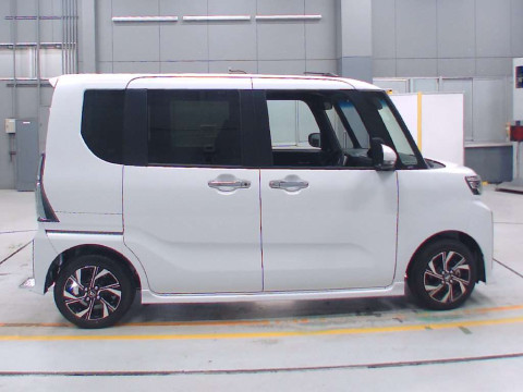 2023 Daihatsu Tanto Custom LA650S[2]