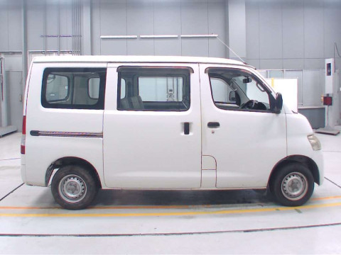 2014 Toyota Townace Van S402M[2]