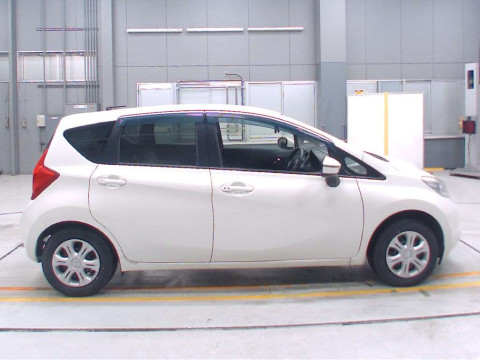 2015 Nissan Note E12[2]