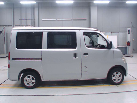 2014 Toyota Townace Van S412M[2]